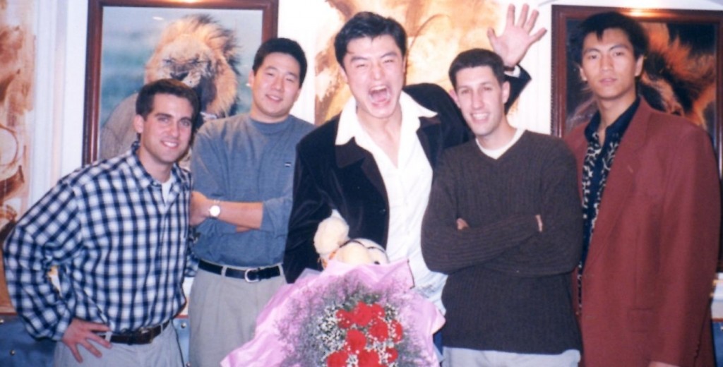 John Gunter and his Chinese basketball teammates